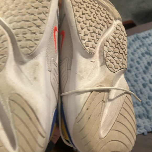 Nike size 10 - Picture 4 of 4